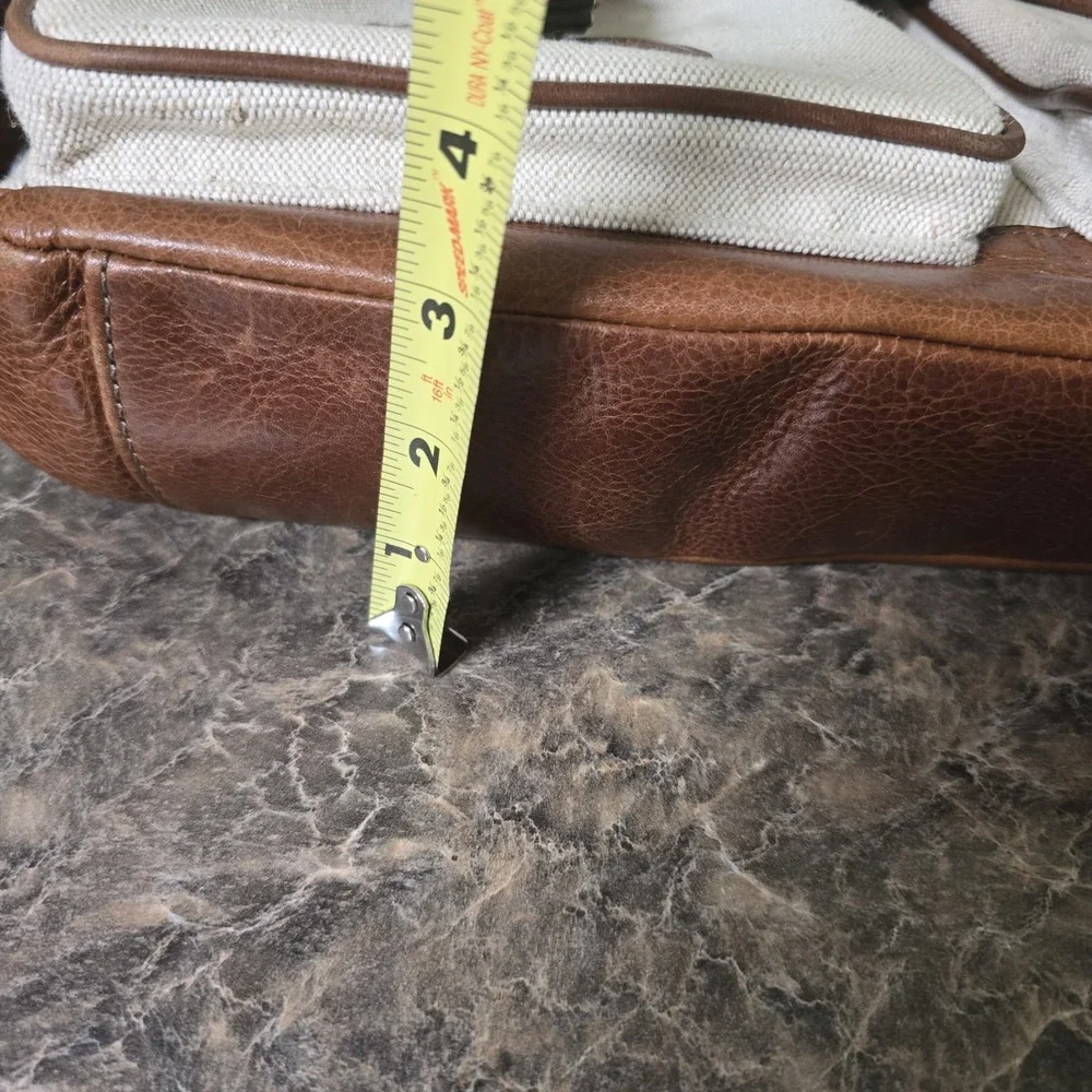 Fossil men messenger